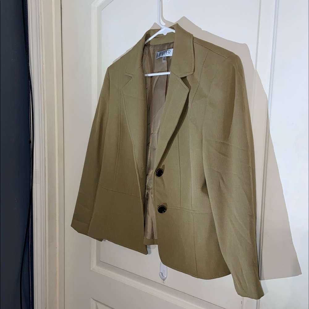 Kasper / 2 button blazer / size 12 / beige